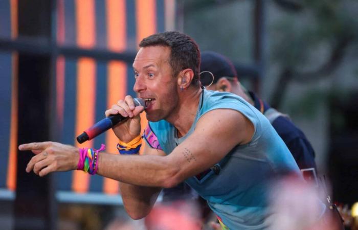 Coldplay: Chris Martin falls into a trapdoor in the middle of a concert, the spectacular fall