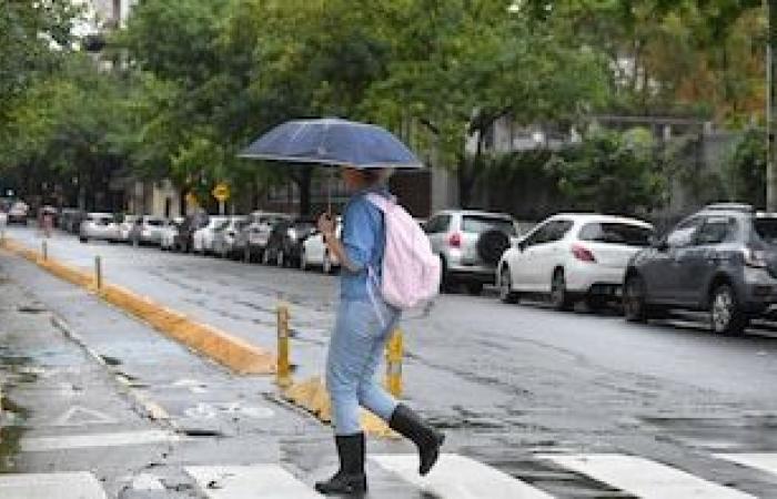 An orange and yellow alert for strong storms is in effect for 10 provinces: which are the most affected areas