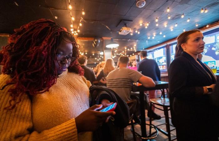 In bars, Montrealers hold their breath