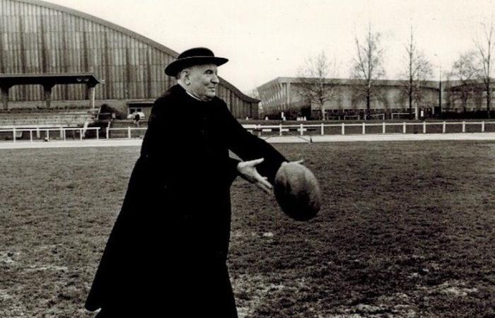 Castres. Tribute to Father Pistre, Pope of Rugby