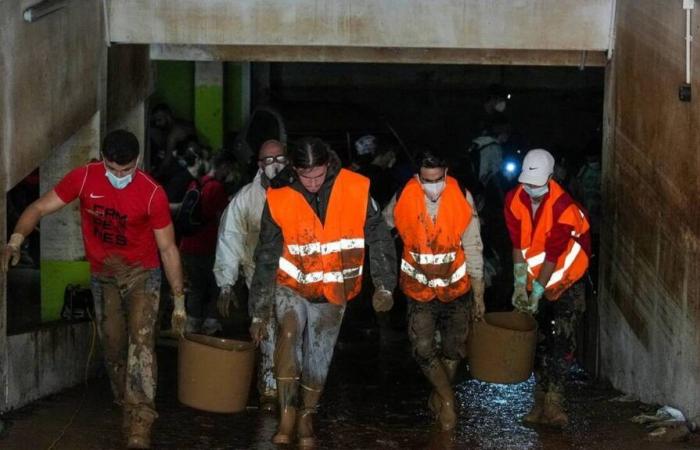 searches continue in car parks around Valencia