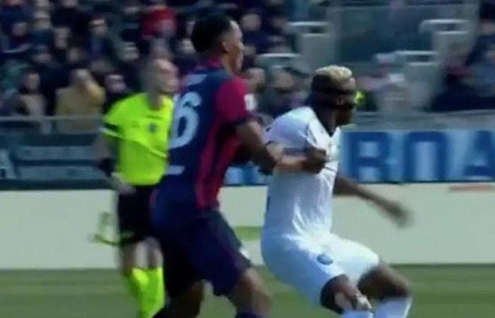 From scratches to pinches, the tough play of Cagliari defender Yerry Mina