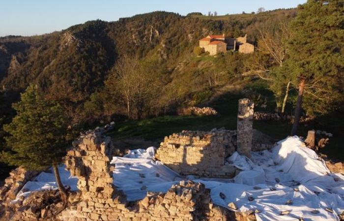 In Haute-Loire, the buried church of this ghost village has not revealed all its secrets