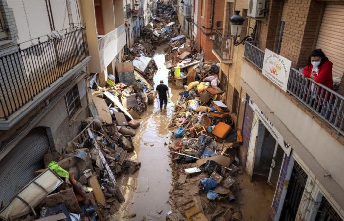 Floods in Spain | Government unveils aid plan, continuation of clean-up operations