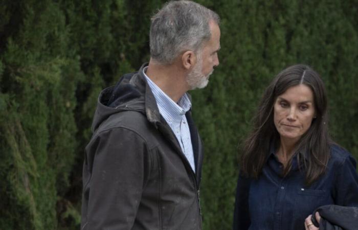 Letizia and Felipe VI on the front line after the floods: the king and queen take action