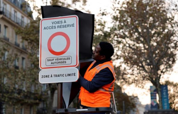 Central Paris closed to transit traffic