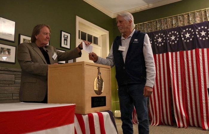 Dixville Notch, New Hampshire: Harris and Trump tie in midnight vote to kick off Election Day