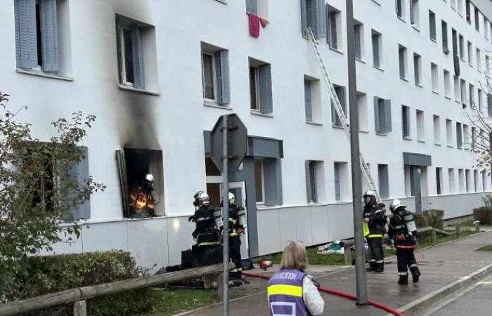 between scenes of panic and heroic gestures, the story of the rescue of residents trapped in their building in Chartreux