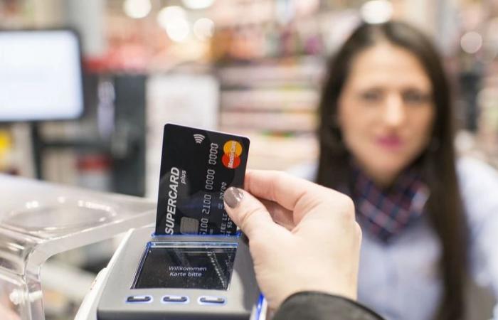 Customers report problems with card payments