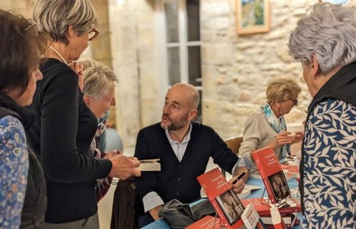 Who is this writer, finalist for the Prix Fémina, in love with the Corrèze village of Saint-Robert?