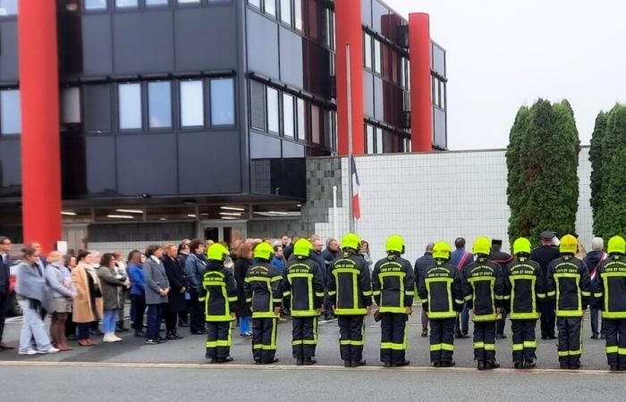 a minute of silence and a tribute after the fatal accident