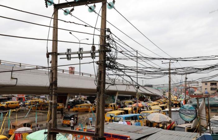 Nigeria's power grid partially collapses again, causing power outages