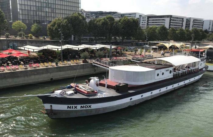 One of the longest techno after-parties in Paris will be organized on a barge, with 19 hours of sound