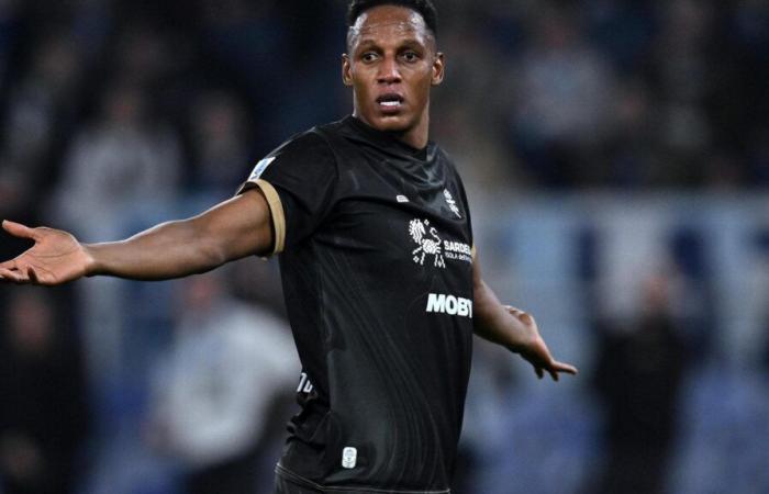 From scratches to pinches, the tough play of Cagliari defender Yerry Mina