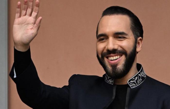 the very authoritarian president of El Salvador, Nayib Bukele, reacts to a statement by François Hollande