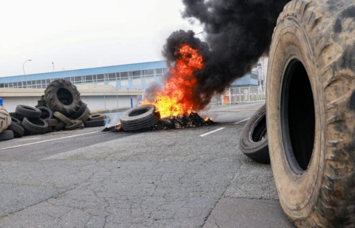 Tires burned, factory blocked… Michelin employees are on strike and angry in Cholet