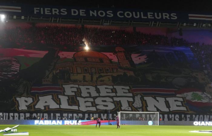 Atlético de Madrid: A huge tifo and banners in support of Palestine and Lebanon at the Parc des Princes