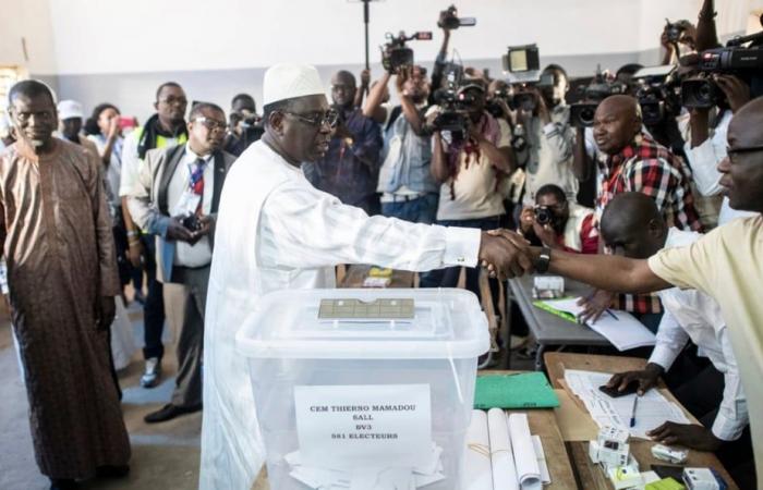 Former President Macky Sall unable to vote for the Legislative