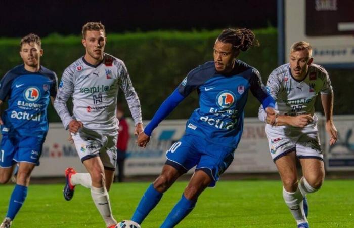 a bus to take 50 Sablé FC supporters to Brittany