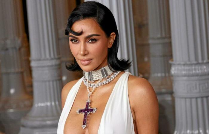 Kim Kardashian's flashy wink to Lady Di