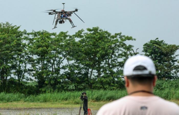 Taiwanese students design drones for potential attack