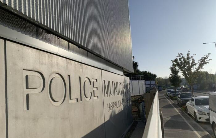 A larger and more central municipal police station in this Val-d'Oise town