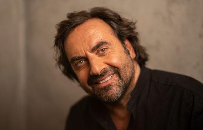 What is the pianist and former juror of Nouvelle Star, André Manoukian, doing in Sarthe?