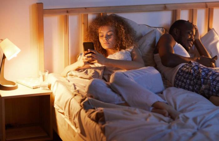 Psychology: how to prevent the smartphone from disrupting the intimacy of couples?