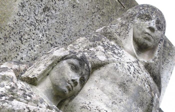 the Labrit war memorial, work of Robert Wlérick, is 100 years old