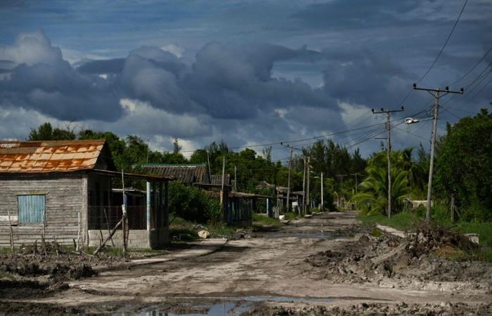 Two weeks after Oscar, Cuba prepares for the arrival of Hurricane Rafael