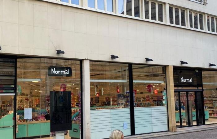 The “Normal” store sets up in Colmar