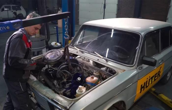 A Lada hits the road with a V16 chainsaw engine!