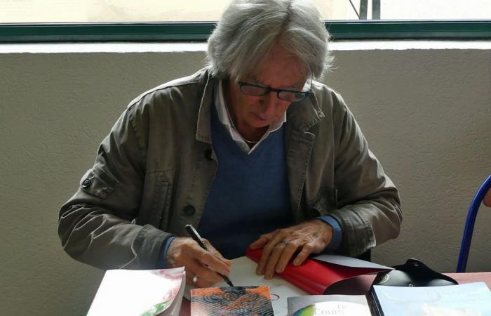 Jacky Simeon dedicates his book “Goya, Cocardier de Légende”