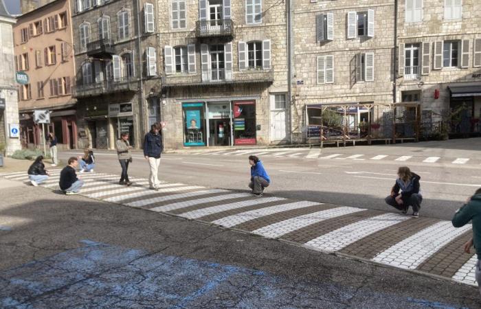 Salins-les-Bains. The streets transformed into a theatrical playground | Weekly 39