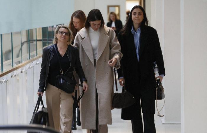 the ex-Miss supported by her mother and sister at the trial for domestic violence of her ex-companion