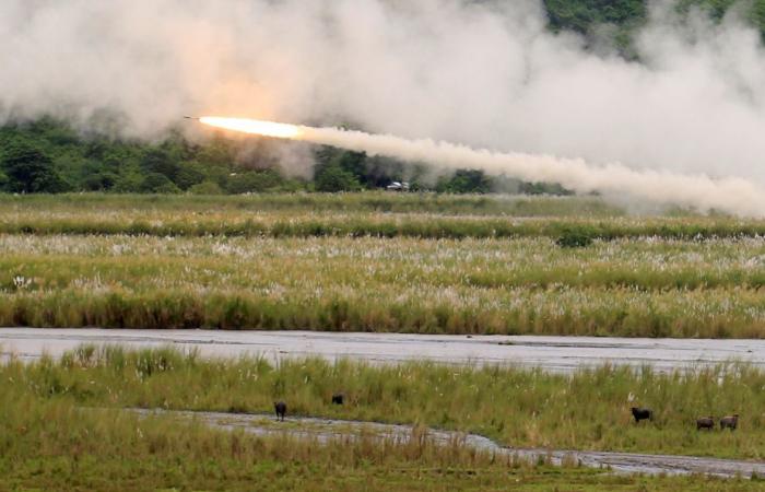 Taiwan received its first batch of American missile launchers