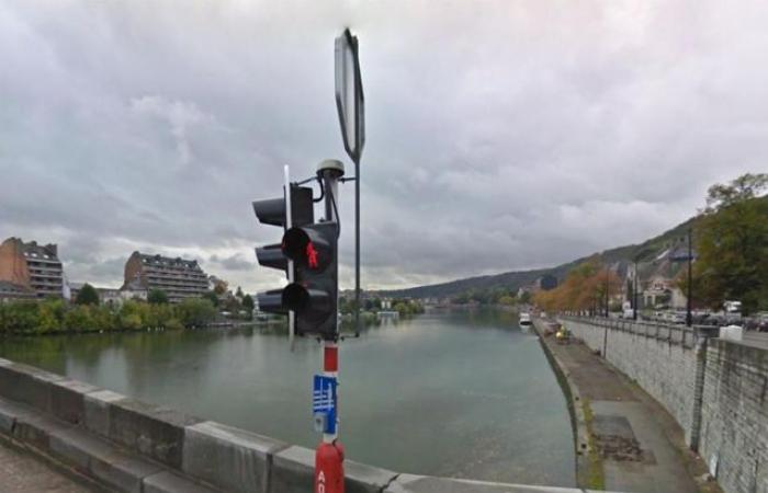 Young asylum seeker’s throat slit and thrown into the Meuse