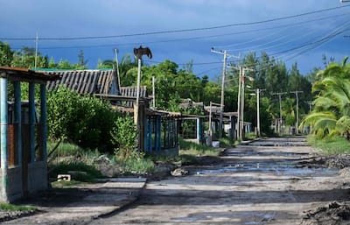 Hurricane Rafael strengthens to category 3 as it approaches Cuba