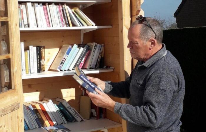 Wulverdinghe: a book cupboard is created near the rural home