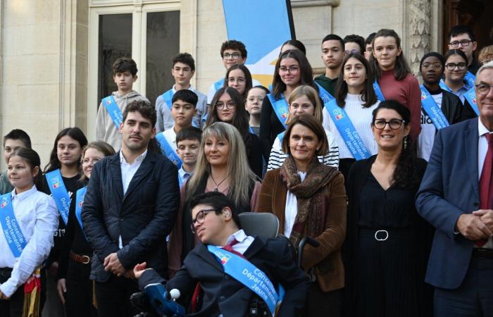 CÔTE-D'OR: The investiture ceremony of the 54 young people of the departmental council took place