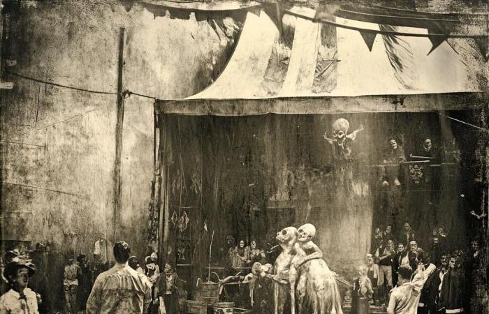 10 old photos of a horror fair