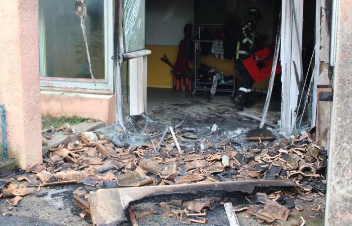 “Everything suggests that it was deliberate,” reacts Jean-Christian Rey after the fire at the entrance to a leisure center in Bagnols-sur-Cèze