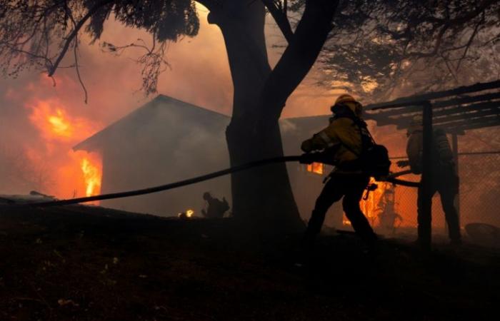 More than a hundred homes destroyed by a large fire near Los Angeles – 08/11/2024 at 04:53