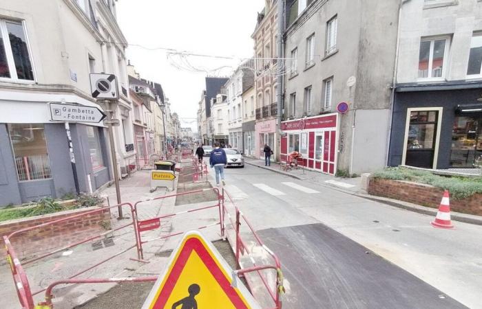 Rue Gambetta, in Cherbourg-en-Cotentin, other works are being completed