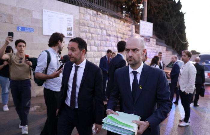 Police briefly detain French guards at Jerusalem holy site, sparking diplomatic row