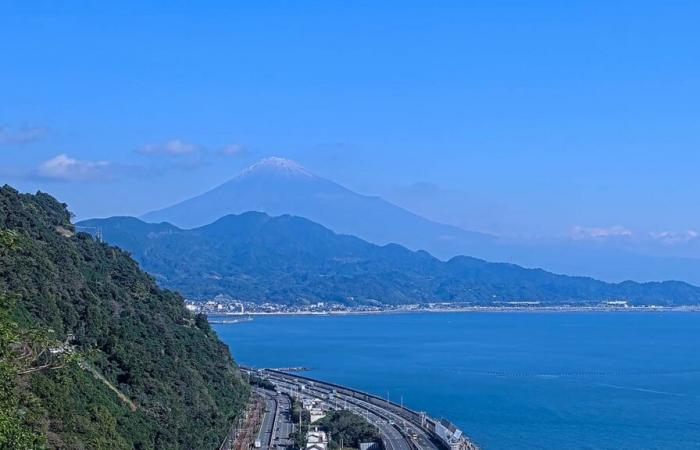 snow returns to Mount Fuji summit after month-long delay