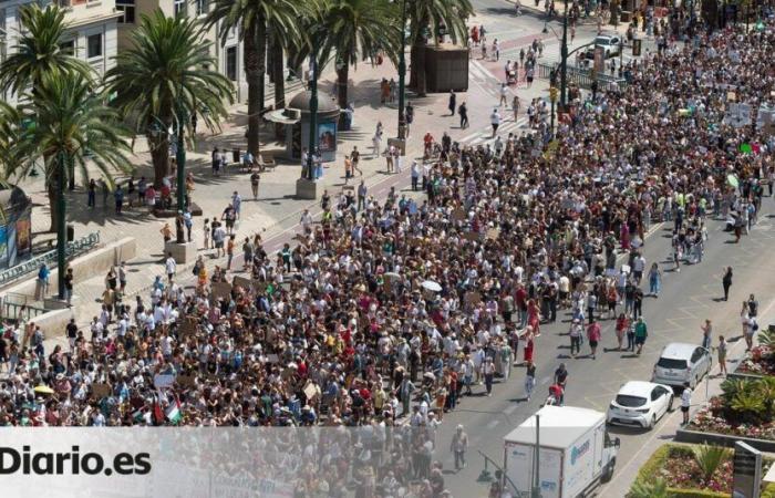 The mayor seeks to quell the new protest in Malaga by announcing a tough line on tourist apartments after years of inaction