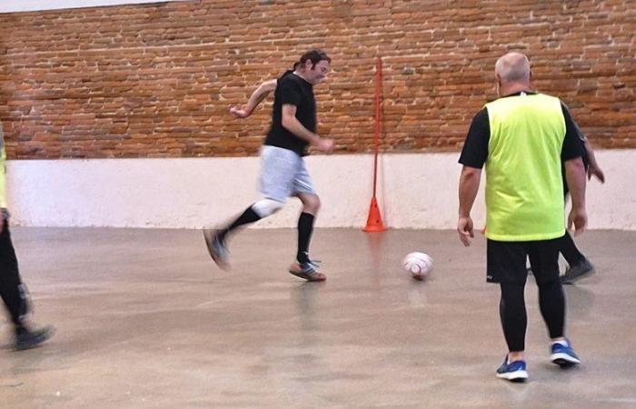 Nailloux. Walking football takes up residence under the hall