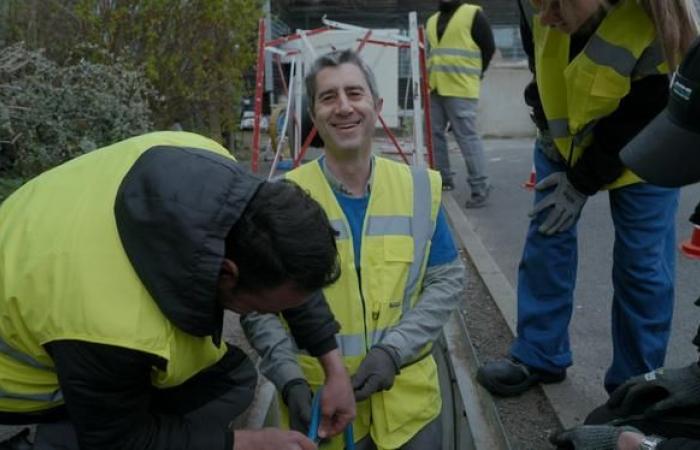 François Ruffin and Gilles Perret film the proletarian tour of France of a preppy Cruella