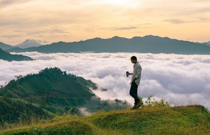 'Healing' place in Quang Nam attracts tourists to camp, escape dust and chase clouds – Vietnam.vn